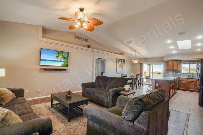 Foto del edificio - FURNISHED AVAILABLE APRIL 20th, 2026 - SEPTEMBER 30th, 2026