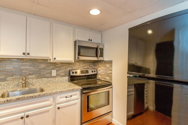 Photo - 751 Main St Apartment