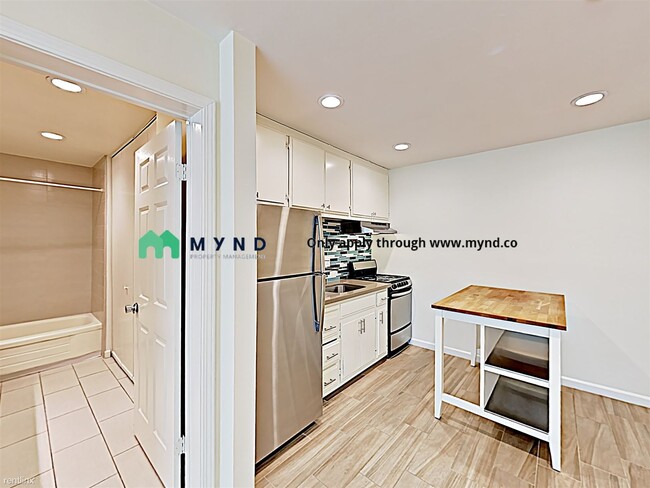 Building Photo - Studio, 1 bath  - 2400 Q St Apt 306 Apt 306