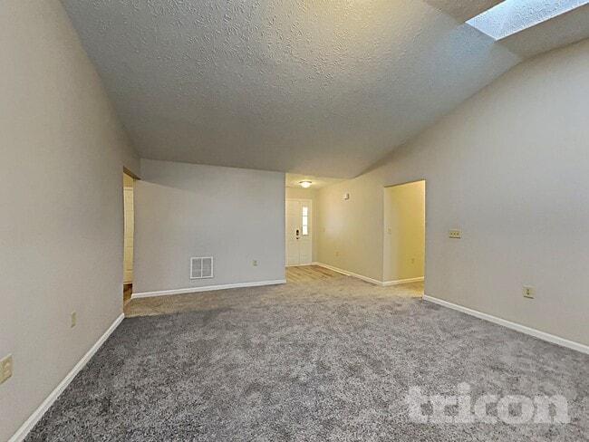 Foto del edificio - 910 Claiborne Ln