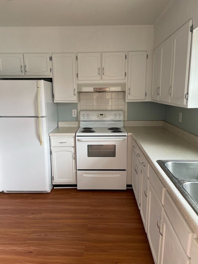 Foto del edificio - 3 BR 1.5 Bath Townhouse