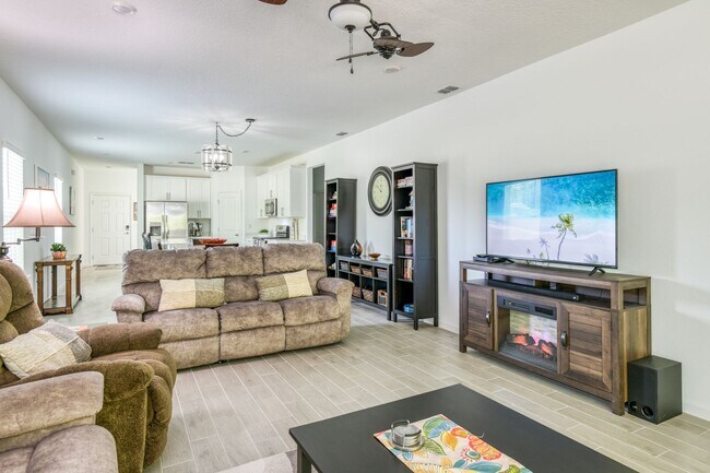 Foto del edificio - Beautiful 2 Bedroom, 2 Bathroom Home in St. Augustine Lakes