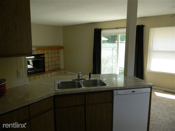 Building Photo - 2530 E 26th St