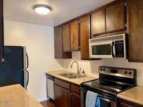 Building Photo - 5850 Benner St