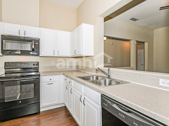 Foto del edificio - 5207 Cypress Links Blvd