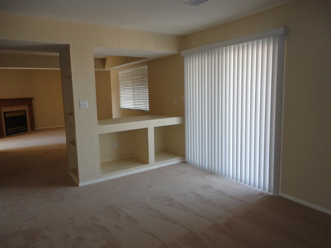 Building Photo - 6801 Augusta Hills Dr NE