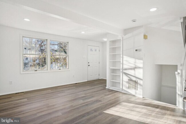 Foto del edificio - 5205 Pleasure Cove Court