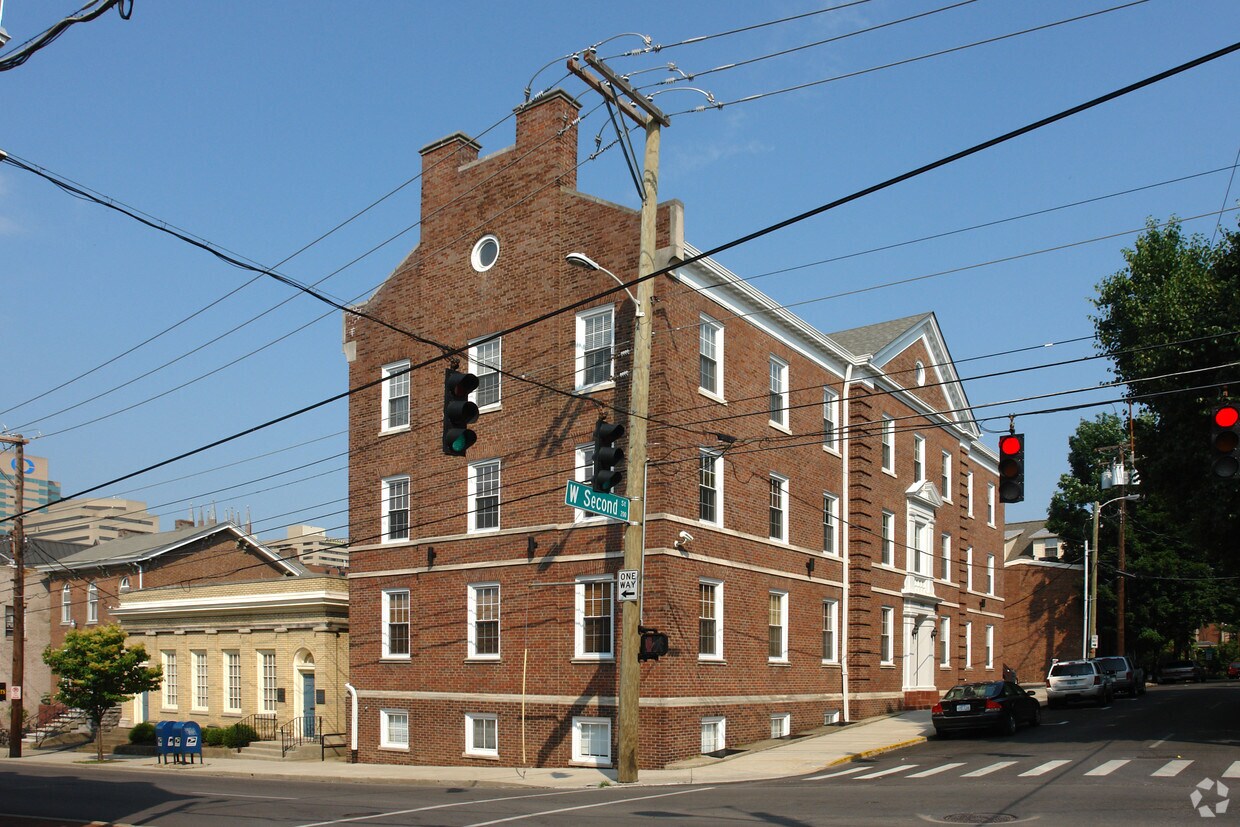Foto principal - 200 W Second St