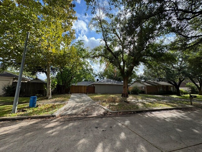 Foto del edificio - 1907 Ashford Hollow Ln