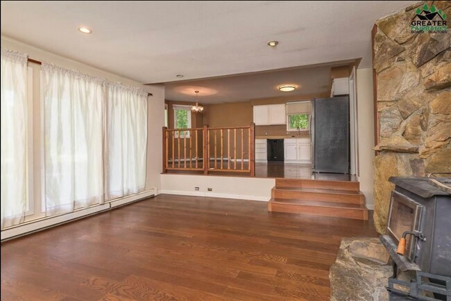 Foto del edificio - Cozy 3BR Home in Quiet Neighborhood – Garage, Pets Welcome!