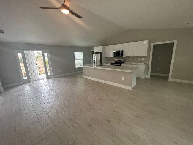 Building Photo - 1906 NW 21st Ave