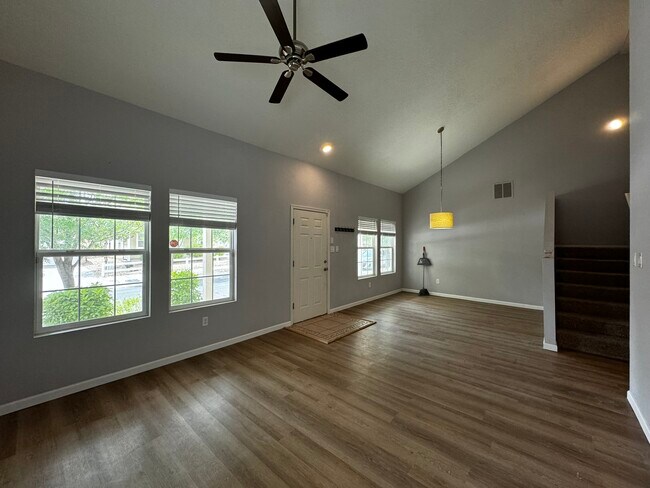 Foto del edificio - 10712 Stanley Dr NW