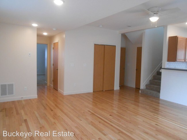 Building Photo - 2357 Neil Ave