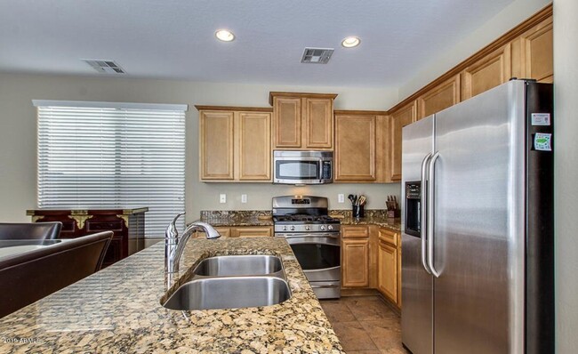 Foto del edificio - 14582 W Port Royale Ln