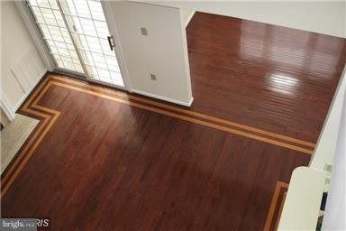 Foto del edificio - 9605 Lake Point Ct