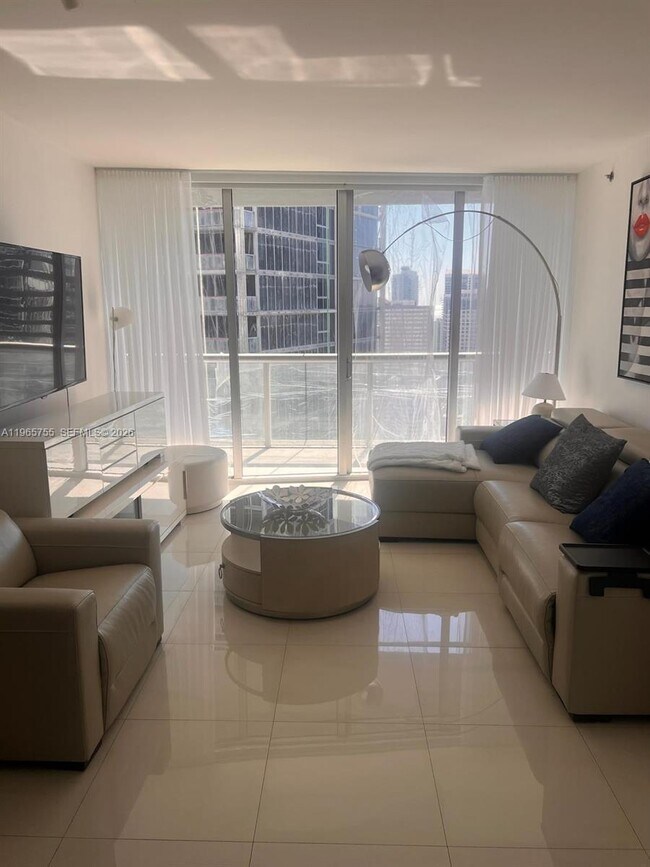 Building Photo - 475 Brickell Ave
