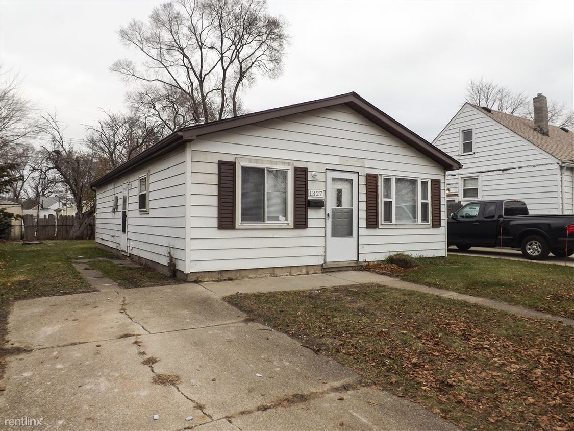 Foto principal - 3 br, 1 bath House - 1327 E Muir Ave SIngl...