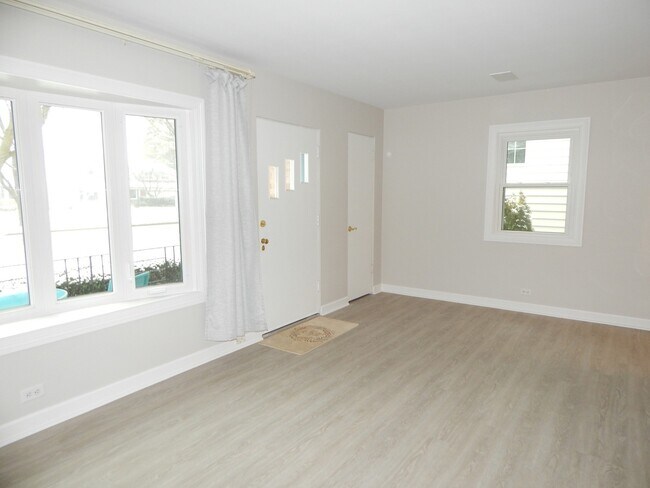 Building Photo - 1107 Santa Rosa Ave