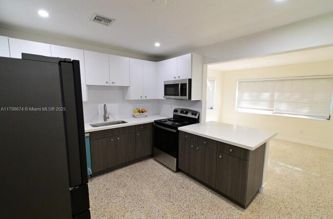 Building Photo - 11011 SW 79th Ave