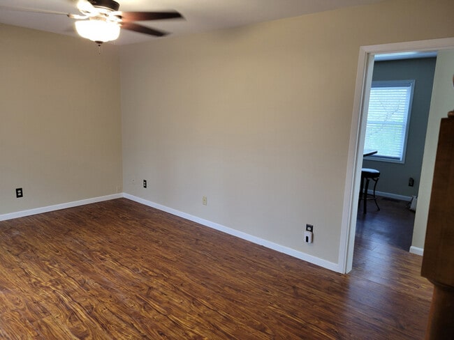 Building Photo - 3908 W Sims Ln