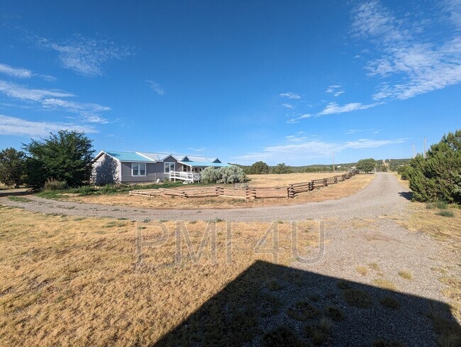 Building Photo - 211 Cedar Ln