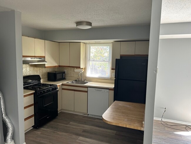 Building Photo - 11913 Tarragon Rd