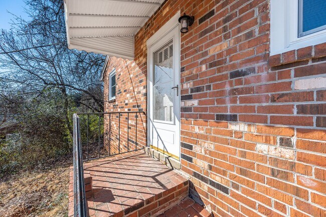 Foto del edificio - 5009 Oxford St