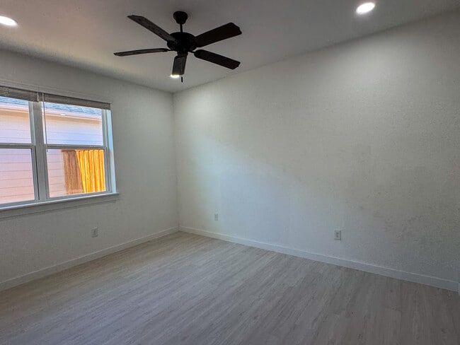 Foto del edificio - 160 Zion Rd