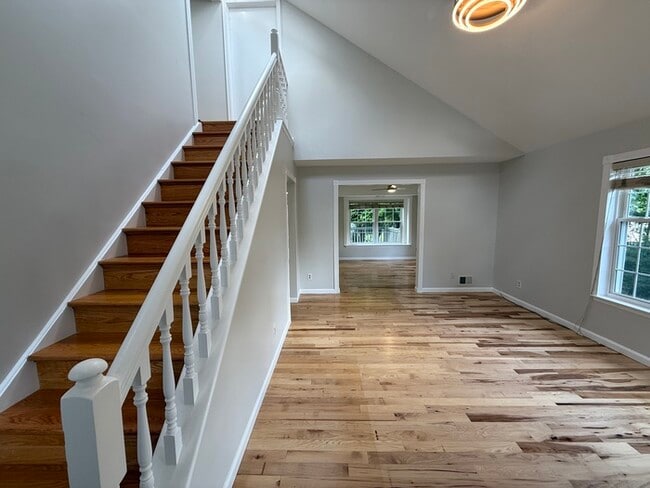 Building Photo - 271 Edgeware Ct