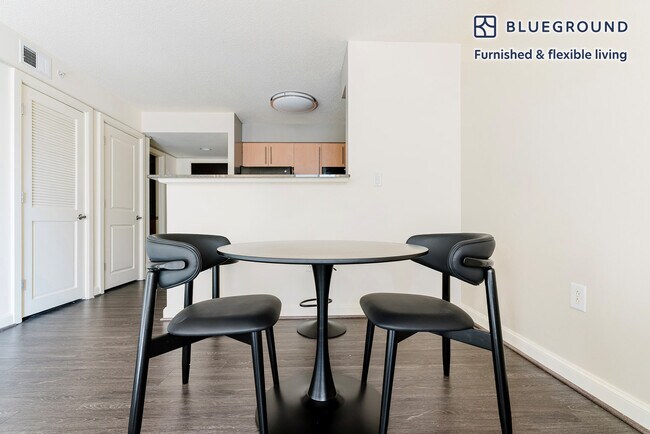 Foto del edificio - 4835 Cordell Ave