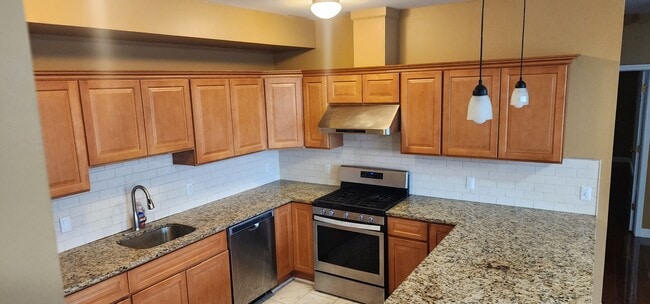 Building Photo - 25 Cottage St