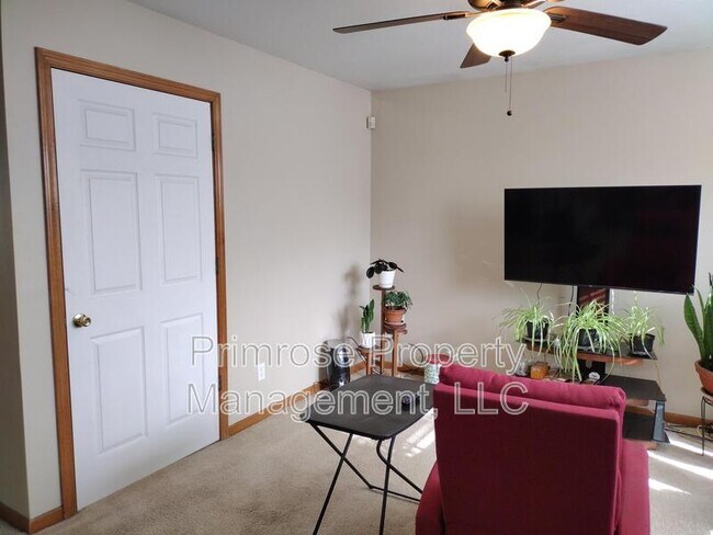 Building Photo - 950 Monterey Way - 4