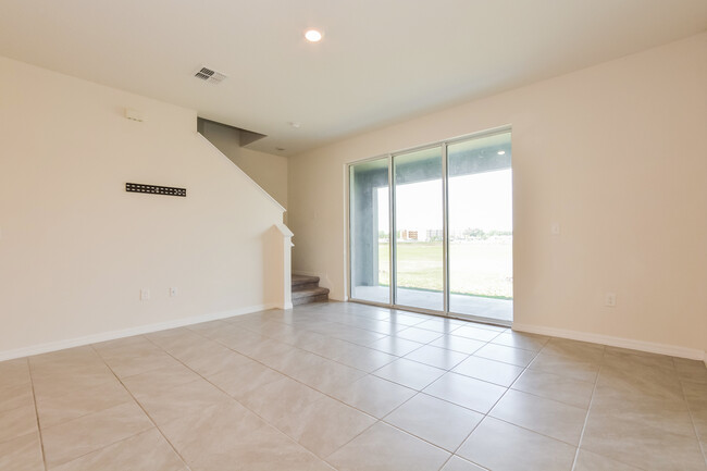 Building Photo - 5368 Dragonfly Dr, Wildwood, FL
