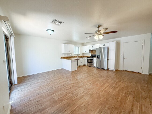 Foto del edificio - 15626 N 29th St