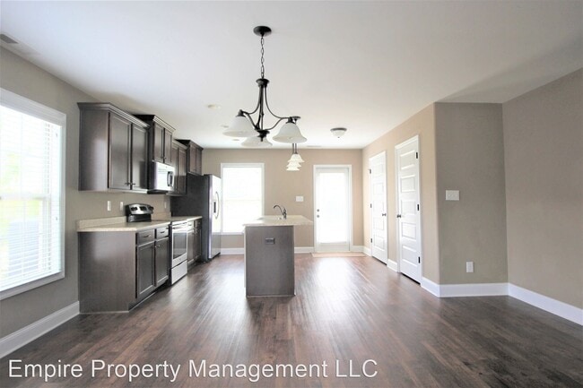 Building Photo - 2 br, 2 bath House - 1316 10th St SE