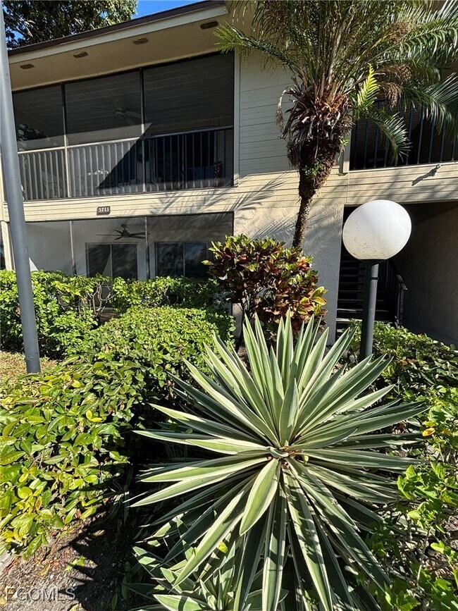 Foto del edificio - 5713 Foxlake Dr