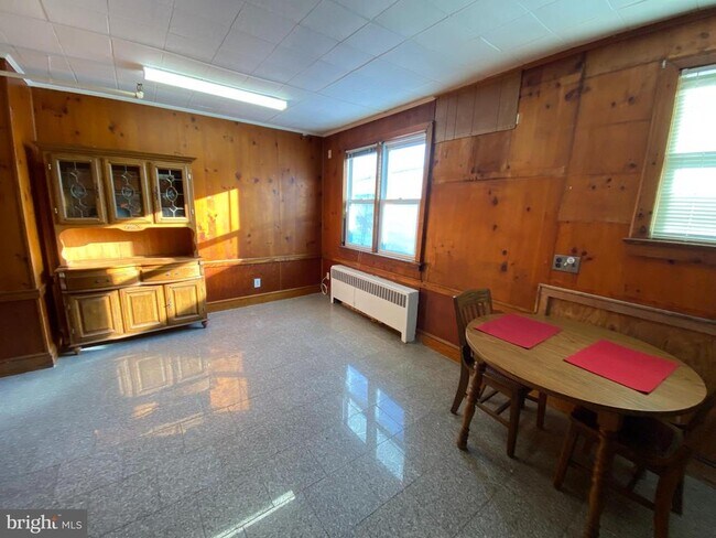 Foto del edificio - 13 E St