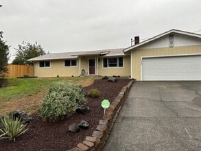 Building Photo - 332 Thunderbird Ct SE