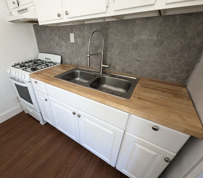 Foto del edificio - 1063 Kirkwood Ave SE
