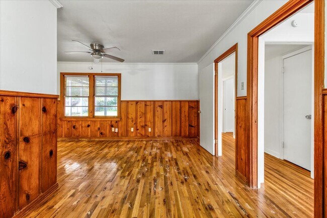 Foto del edificio - 640 Parsons Dr