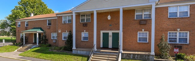 Building Photo - Woodland Springs