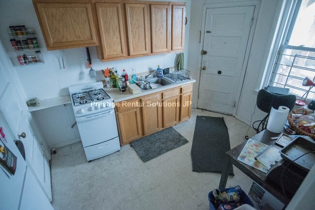 Foto del edificio - 134 Englewood Ave