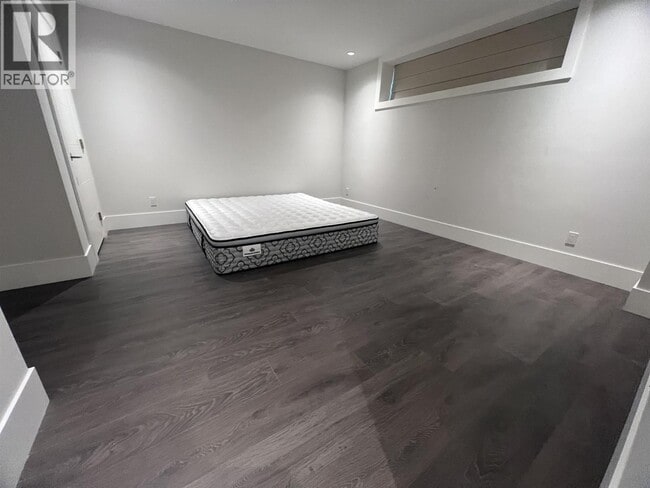 Building Photo - Ground Floor-12XX FULTON AVENUE
