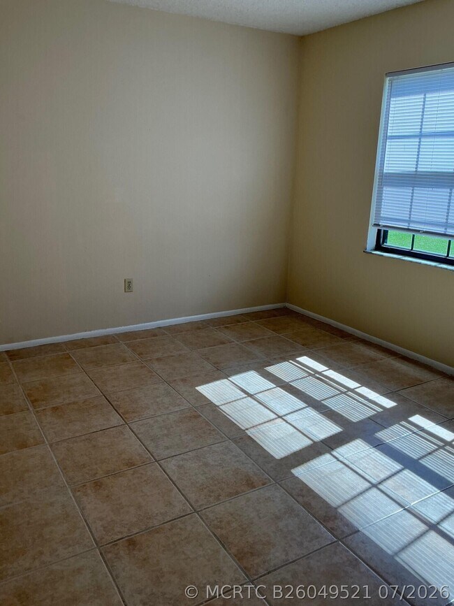 Foto del edificio - 1537 SE Arenson Ln