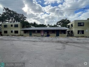 Building Photo - 1113 SW 15th Terrace