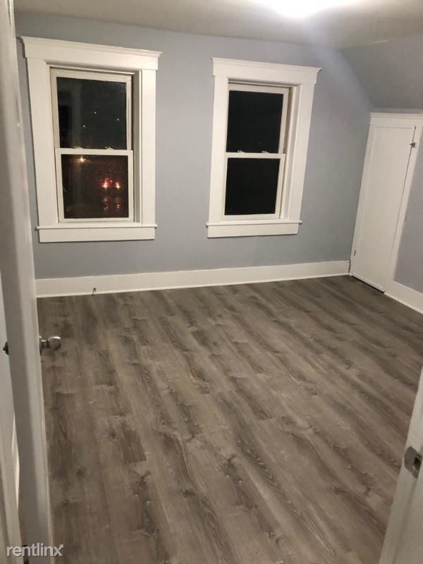 Building Photo - 2 br, 1 bath Apartment - 4 7th St