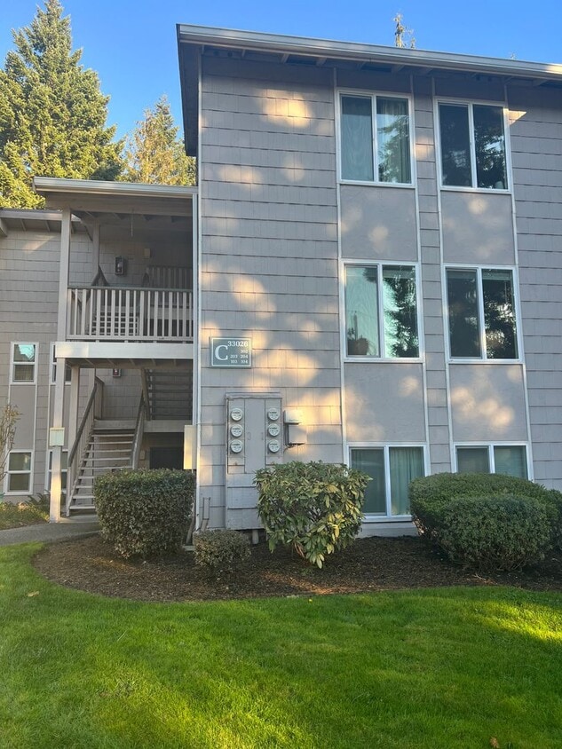 Primary Photo - Comfy Habitat Condo in Central Federal Way!