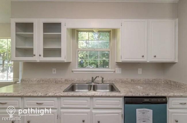Foto del edificio - 3 br, 2 bath House - 669 Wellington Drive ...
