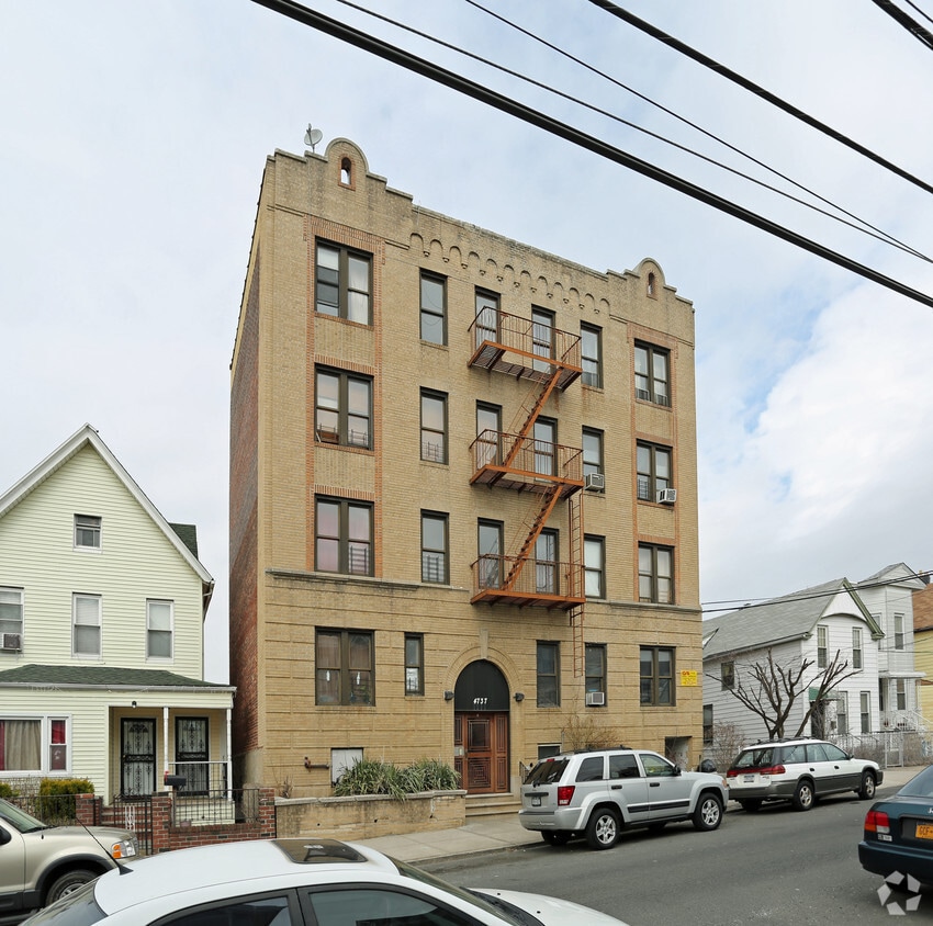 Building Photo - 4737 Matilda