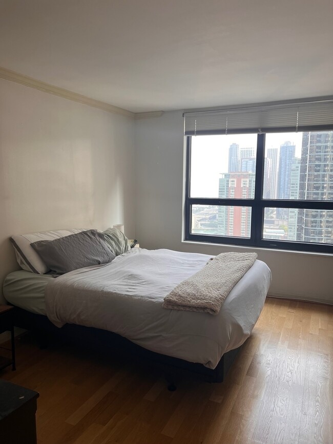 Foto del edificio - 401 E Ontario St
